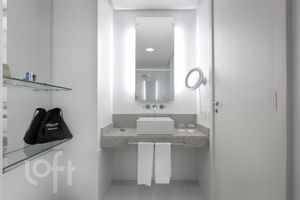 Image 9 - 898272