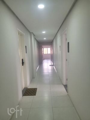 Image 7 - 898280