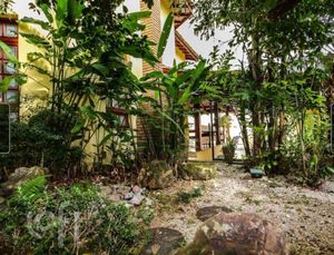 Image 34 - 898281