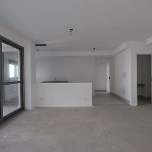 Image 3 - 898282