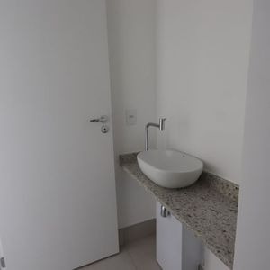 Image 13 - 898282