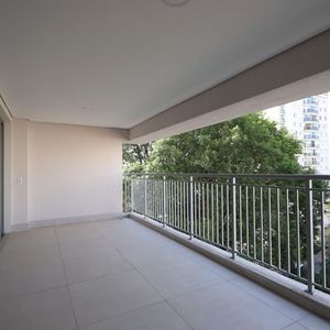 Image 25 - 898282