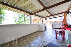 Image 11 - 898290