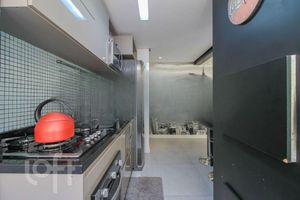 Image 8 - 898295