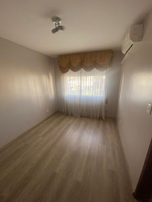 Image 3 - 898296