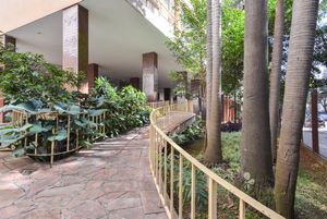 Image 39 - 898297