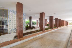 Image 46 - 898297