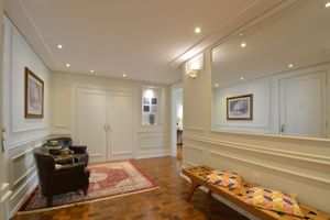 Image 10 - 898297
