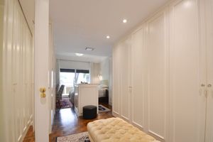 Image 36 - 898297