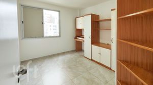 Image 8 - 898304