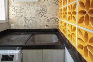 Image 6 - 898321