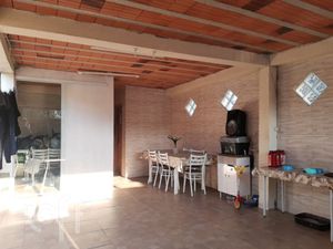 Image 29 - 898323