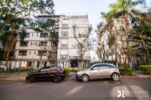Image 1 - 898325