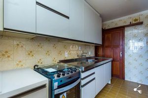 Image 18 - 898325