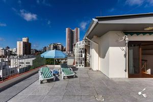 Image 30 - 898325