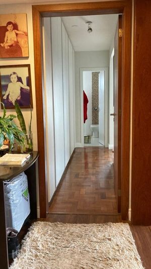 Image 17 - 898326