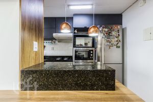 Image 7 - 898327