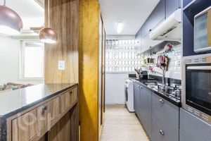 Image 6 - 898327