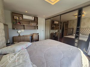Image 17 - 898328