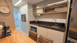 Image 4 - 898328