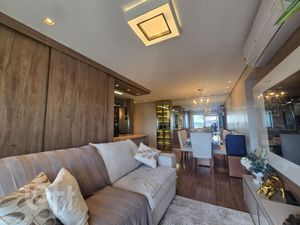 Image 9 - 898328