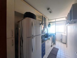 Image 15 - 898329