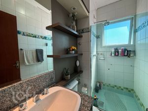 Image 12 - 898340