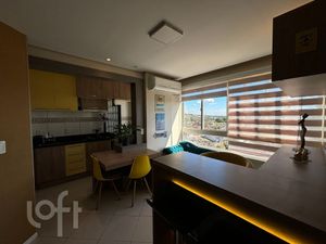 Image 6 - 898340