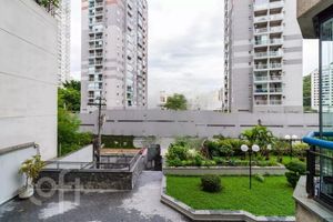 Image 14 - 898345