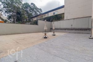 Image 35 - 898345