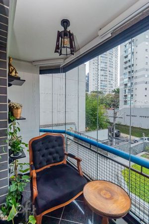 Image 4 - 898345