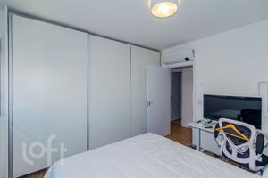 Image 9 - 898348