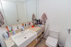 Image 19 - 898348