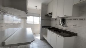 Image 7 - 898350