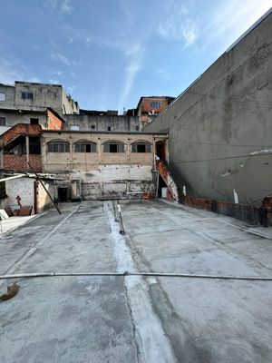 Image 10 - 898352