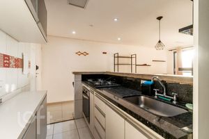 Image 10 - 898353