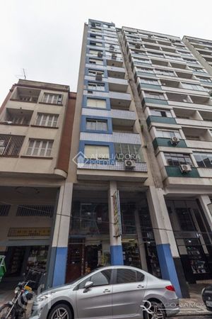 Image 12 - 898357