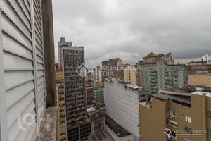 Image 9 - 898357