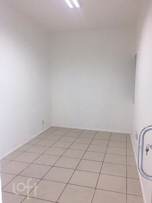 Image 19 - 898358