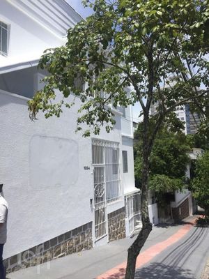 Image 11 - 898358