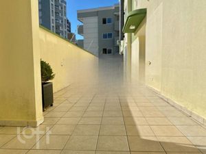 Image 19 - 898361