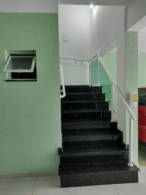 Image 31 - 898365