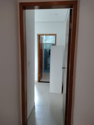 Image 12 - 898365