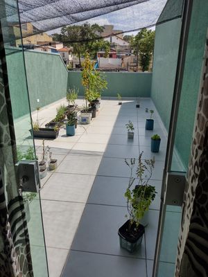 Image 28 - 898365