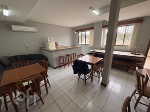 Image 21 - 898368