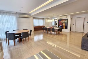 Image 3 - 898377