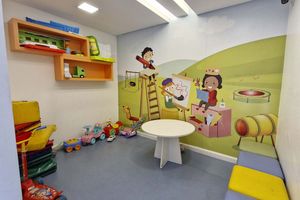 Image 18 - 898377