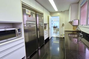 Image 13 - 898377