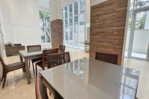 Image 11 - 898377