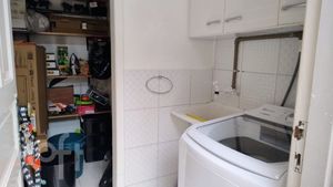 Image 28 - 898378